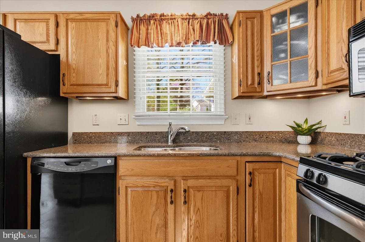2110 Foxfield photo 19