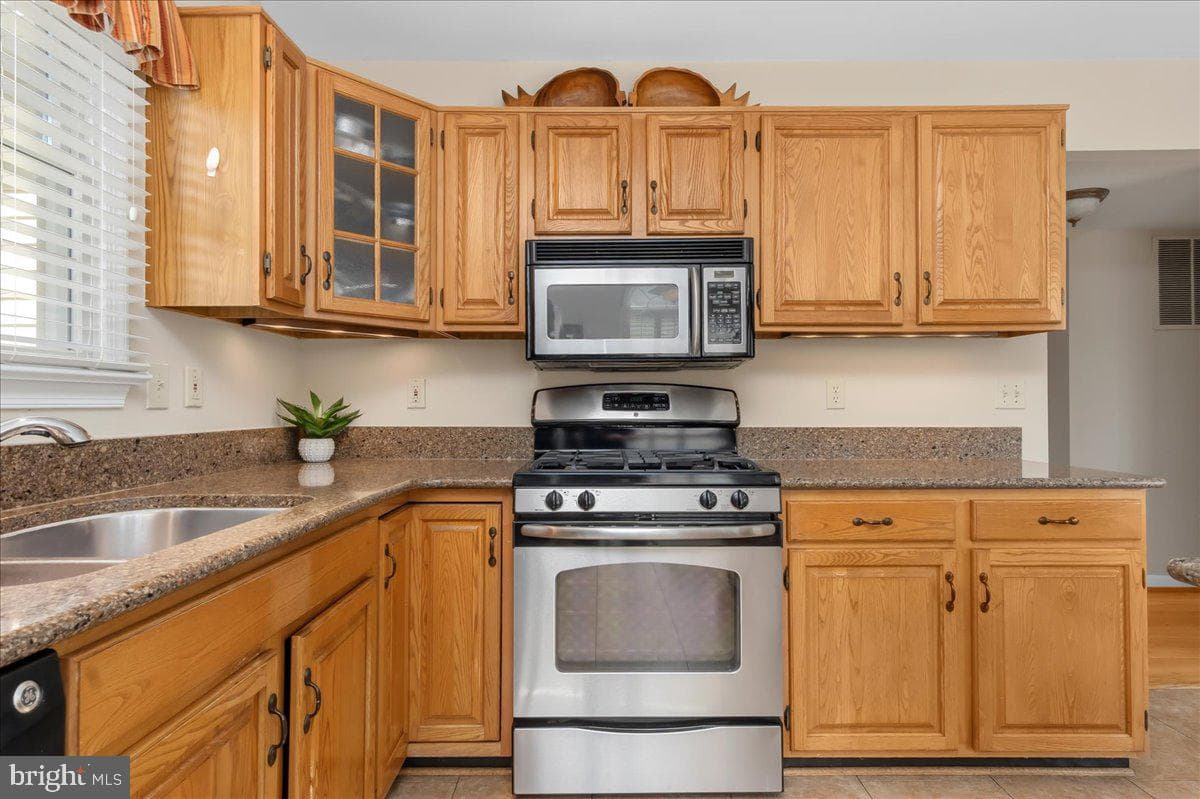 2110 Foxfield photo 20