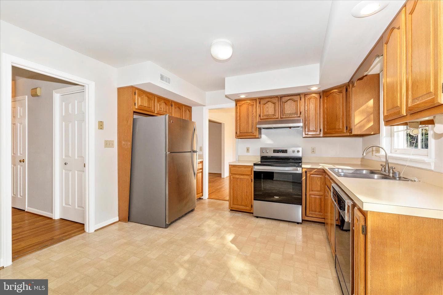 10255 Rollingridge Court photo 16