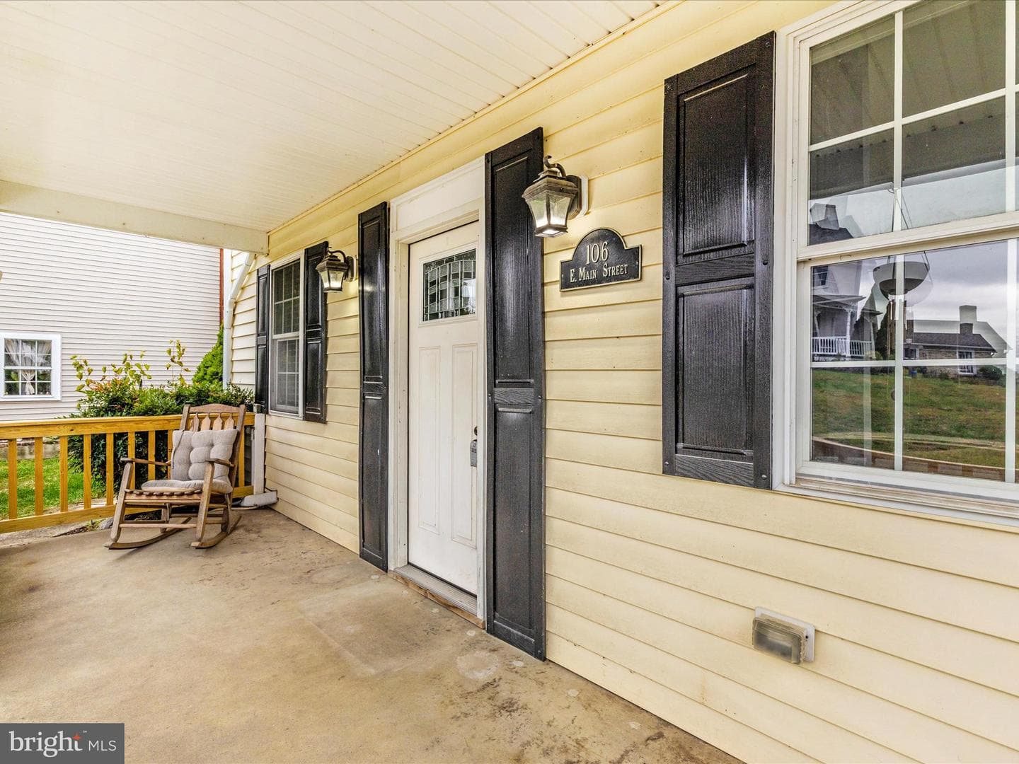 106 E Main Street photo 6
