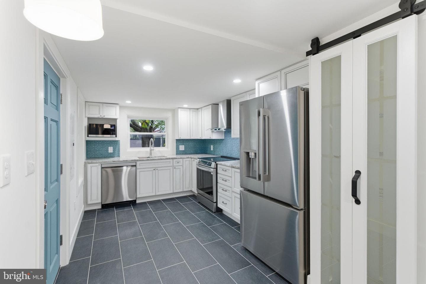 38 E 6th Street photo 12