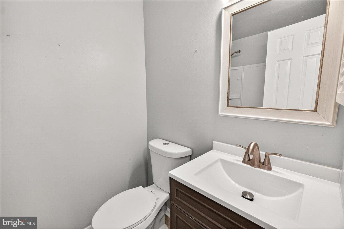 101 Grantham Court photo 29