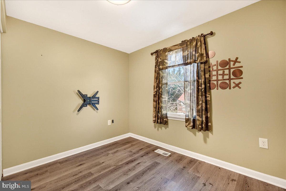 101 Grantham Court photo 31