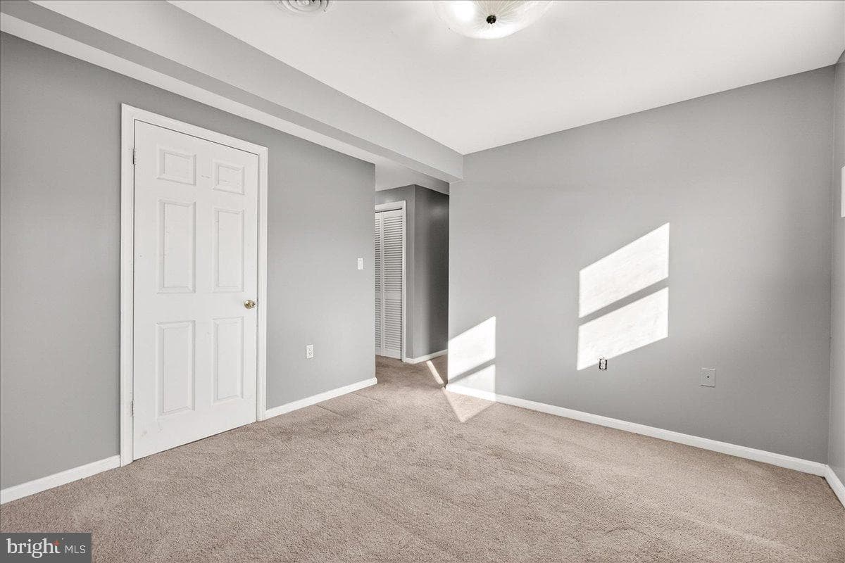 101 Grantham Court photo 38