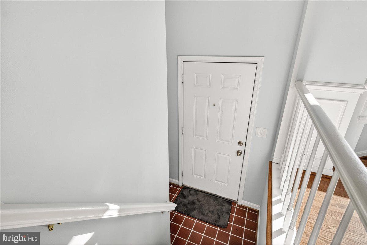 101 Grantham Court photo 4