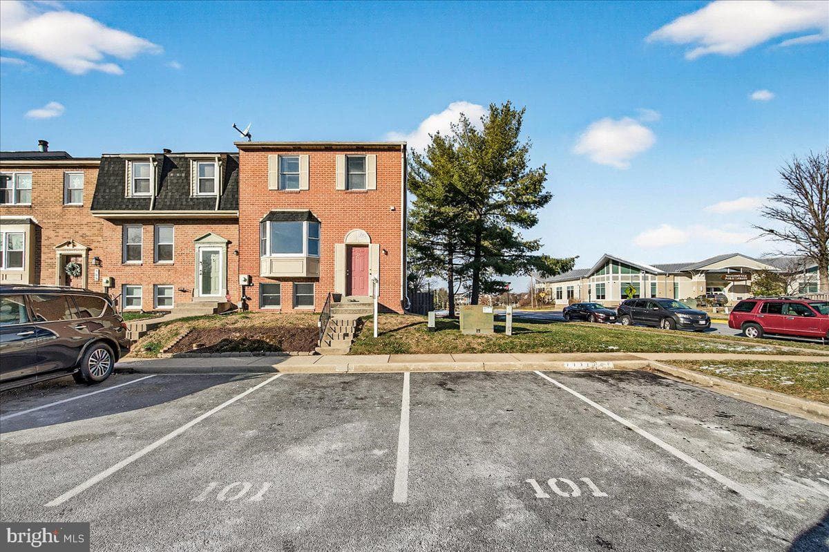 101 Grantham Court photo 48
