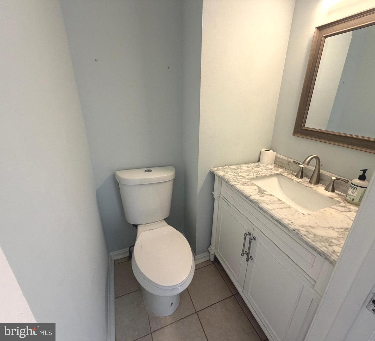 101 Grantham Court photo 8