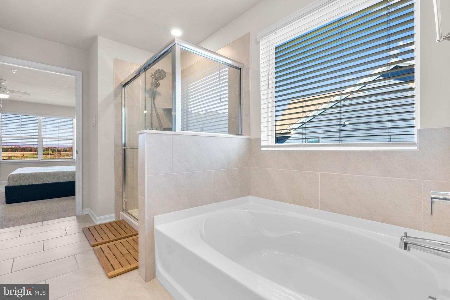 518 Carroll Walk Avenue photo 45
