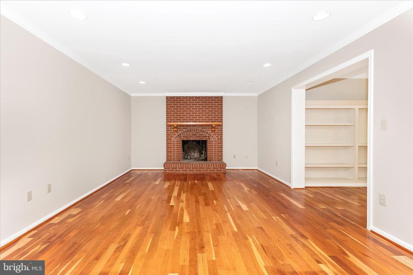 302 Holleybrooke Court photo 11