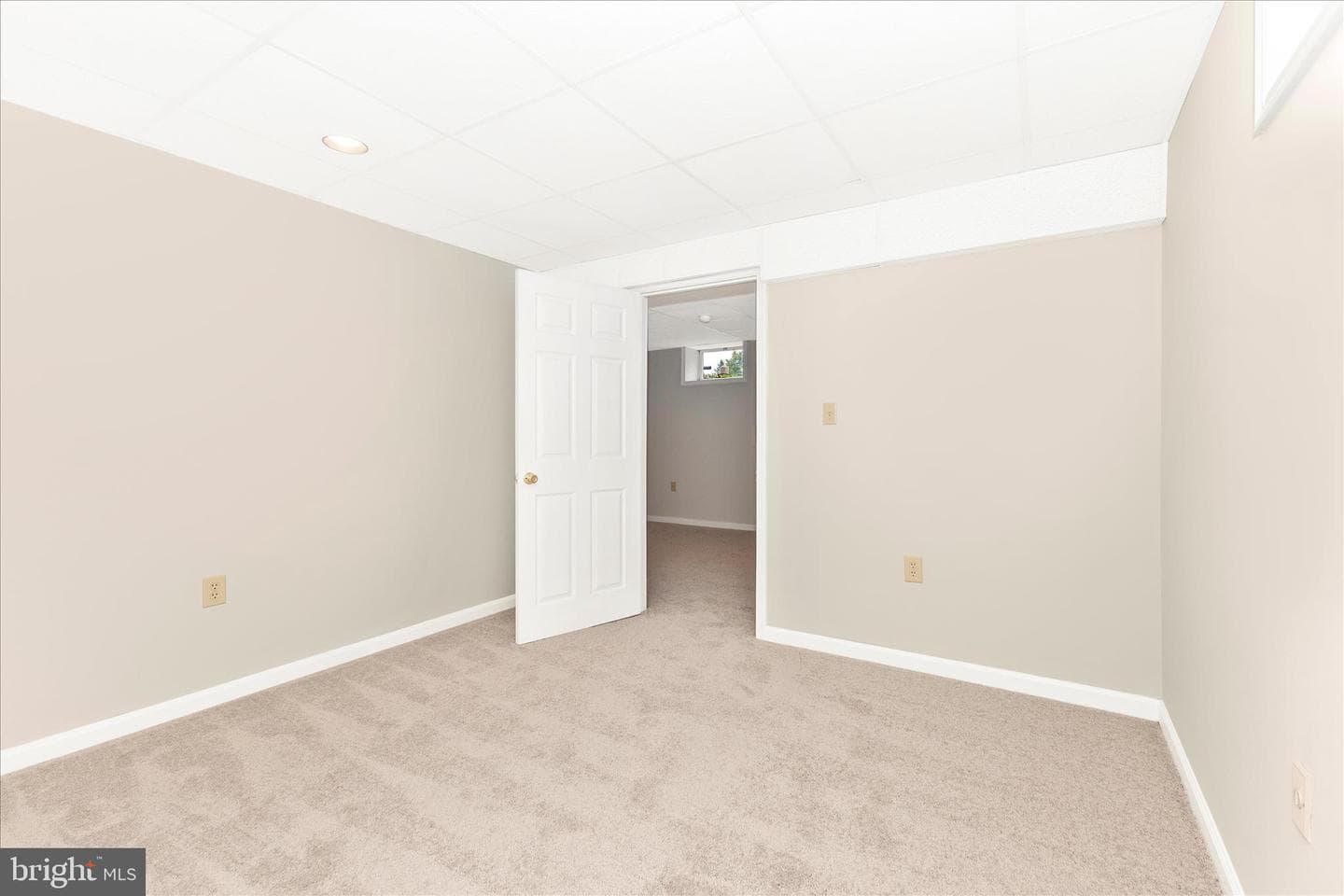 302 Holleybrooke Court photo 36