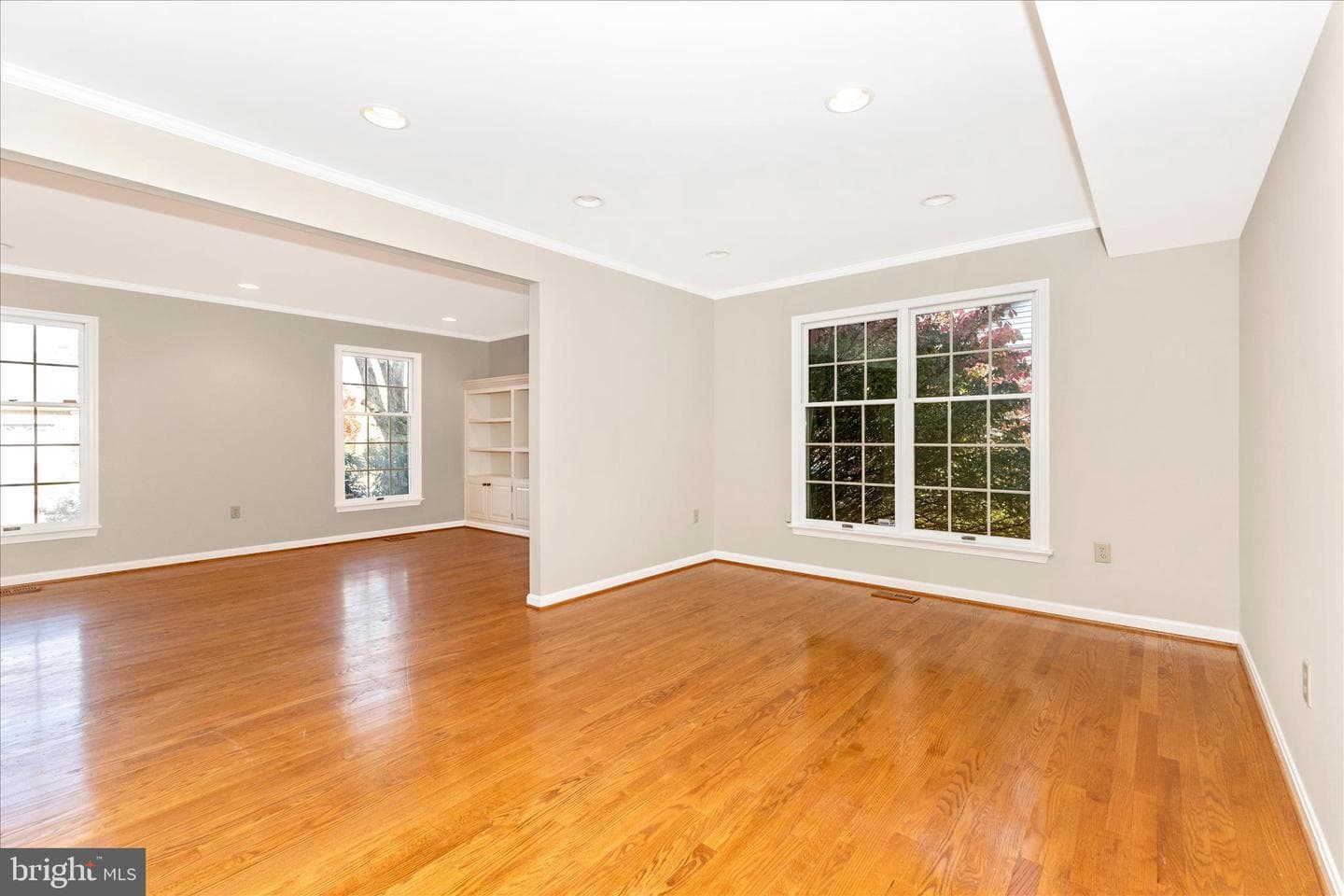 302 Holleybrooke Court photo 7