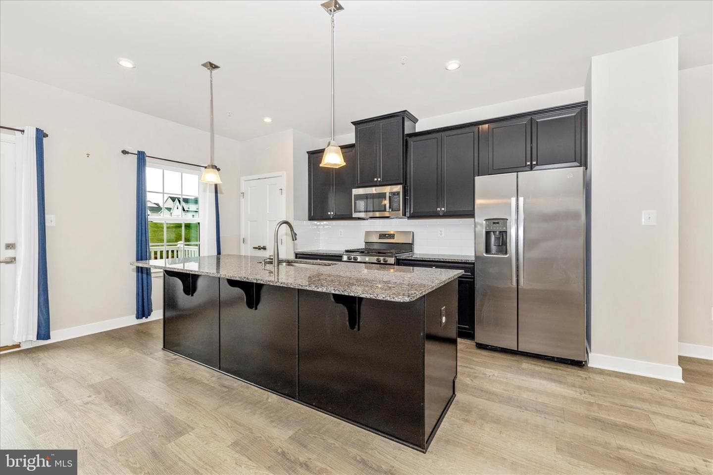 1604 Broadford Park Street photo 15