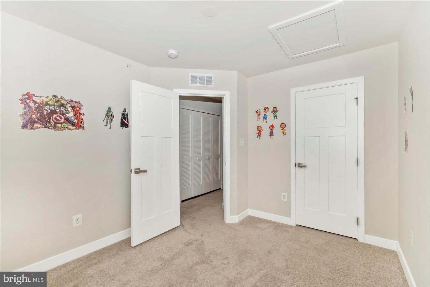 1604 Broadford Park Street photo 44