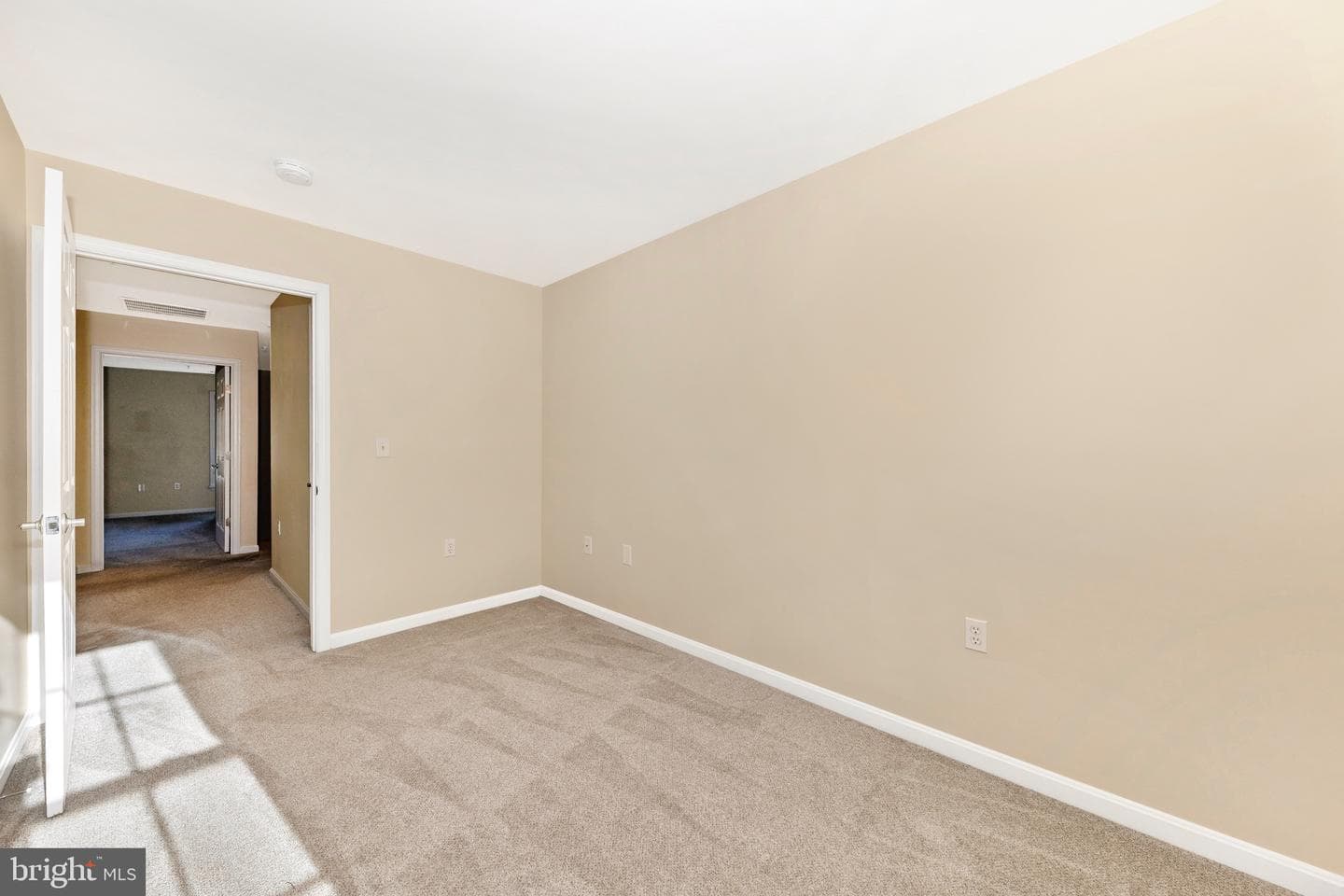 256 W 14th Street photo 33