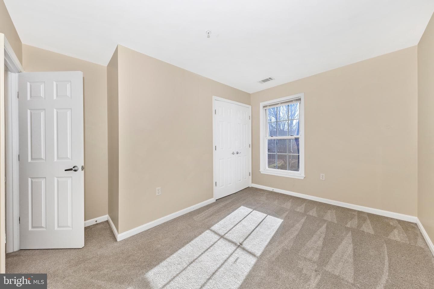 256 W 14th Street photo 35
