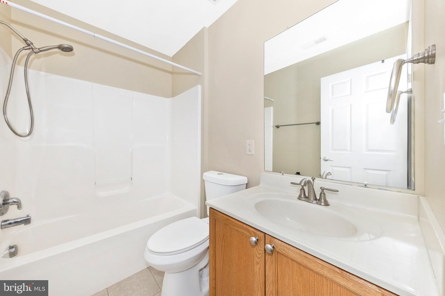 256 W 14th Street photo 38