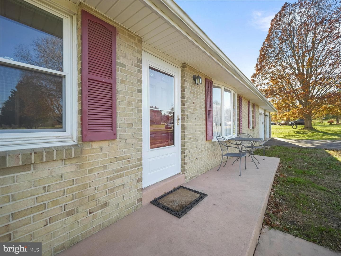 6527 Morningside Court photo 3