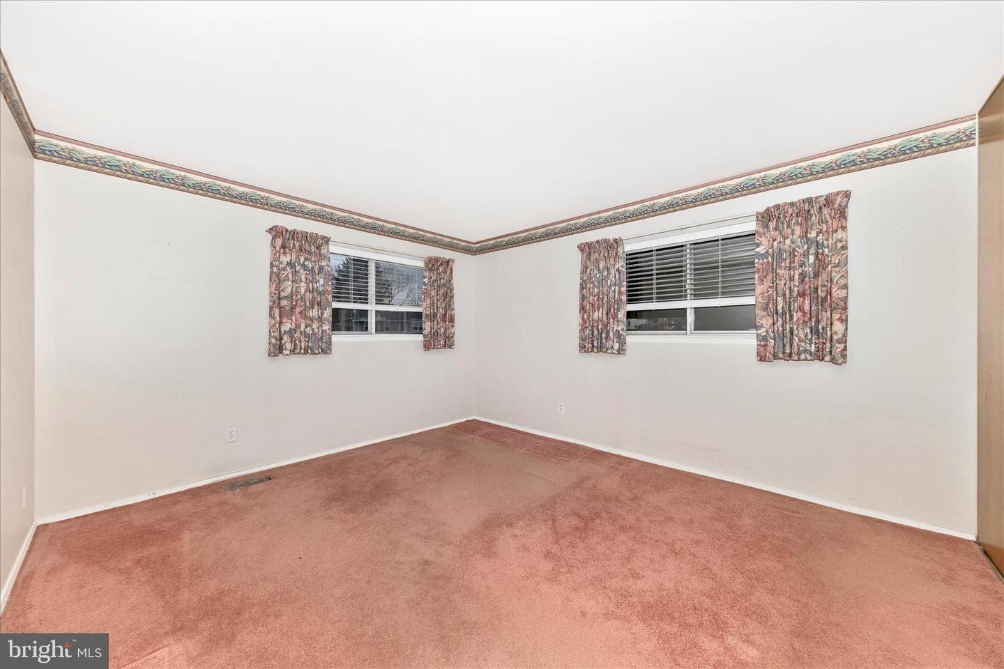 417 Logan Street photo 10
