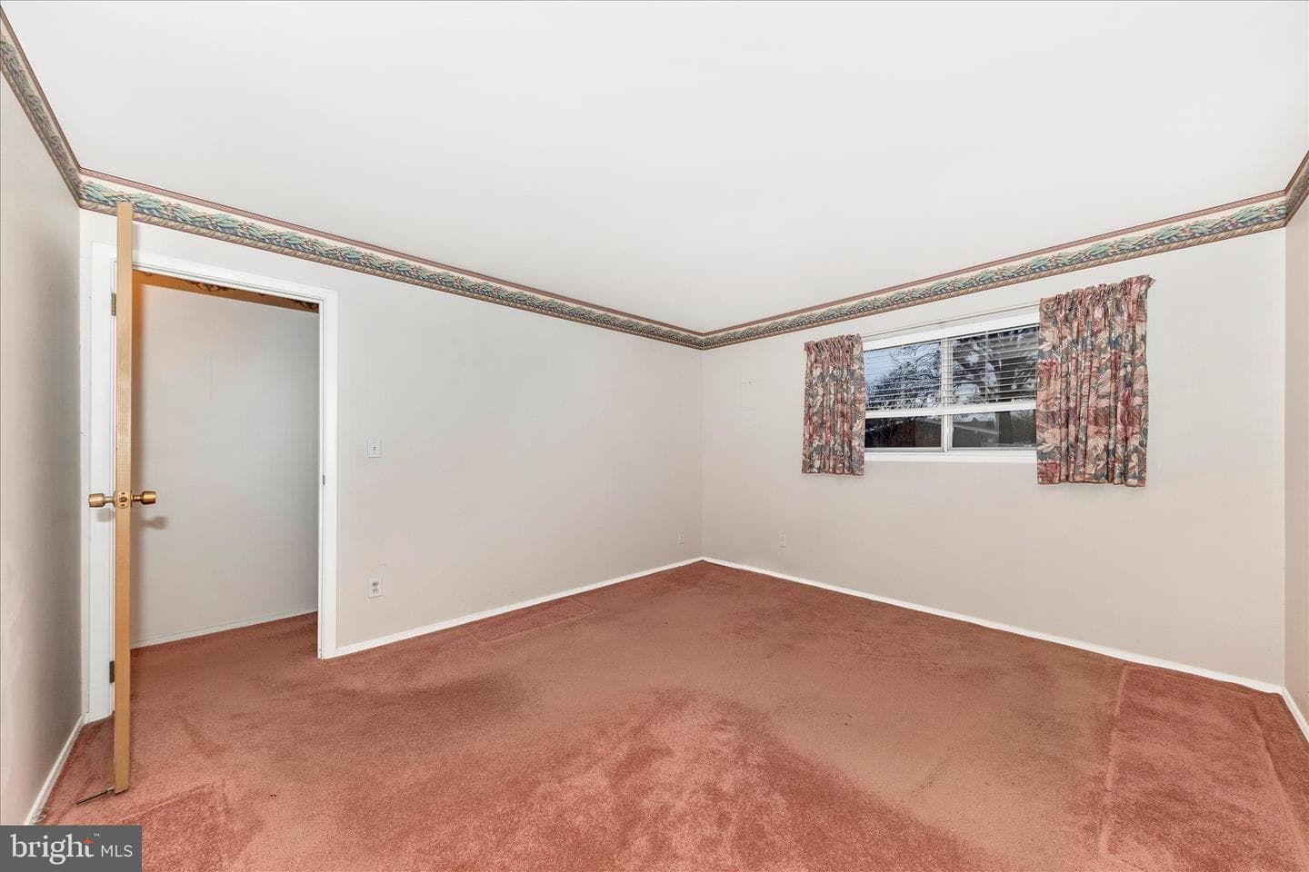 417 Logan Street photo 11
