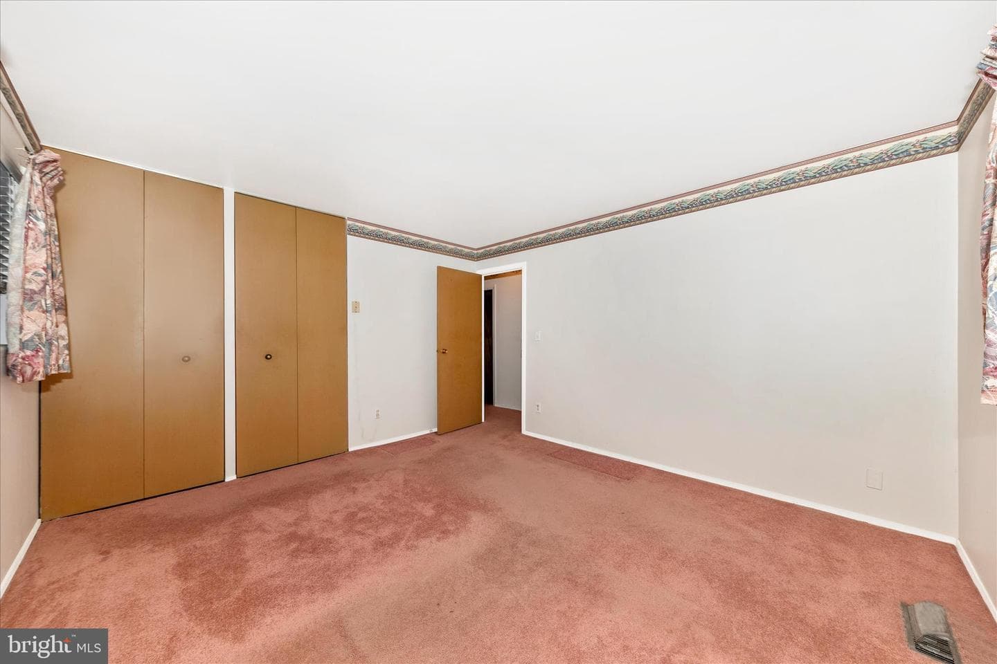 417 Logan Street photo 12
