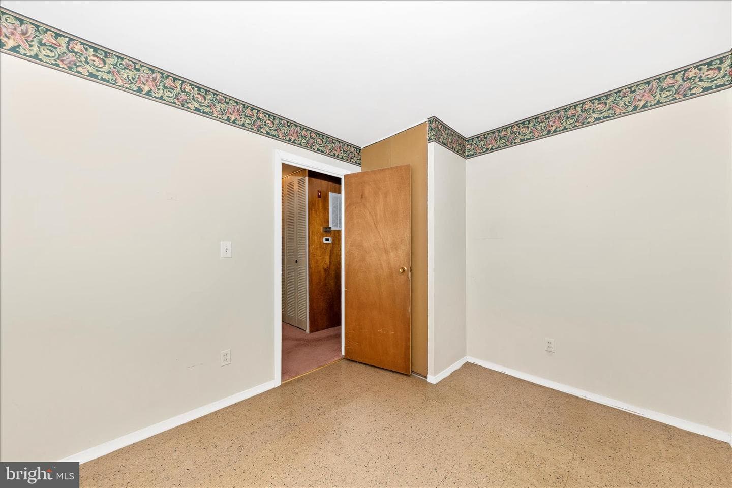 417 Logan Street photo 14