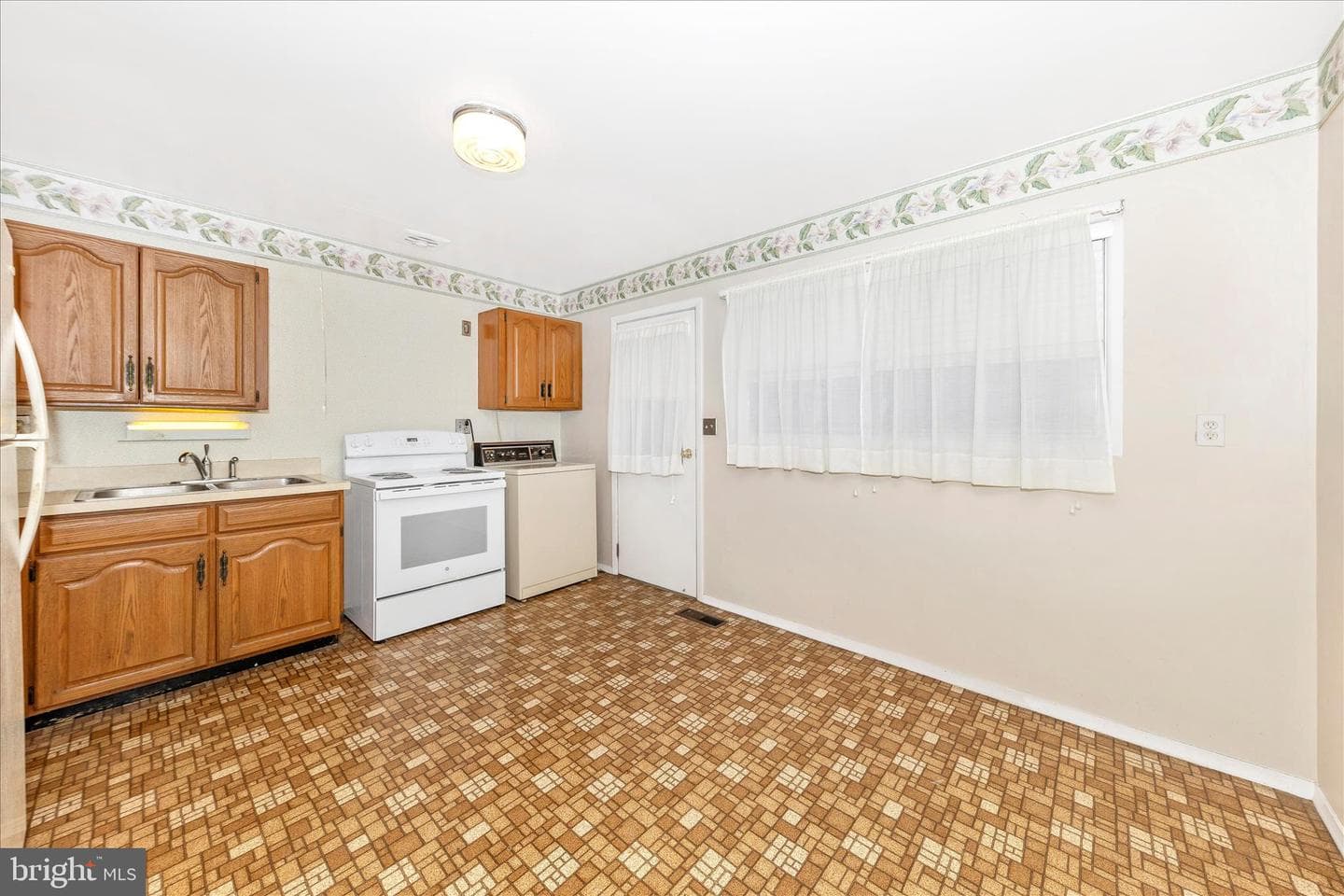 417 Logan Street photo 6