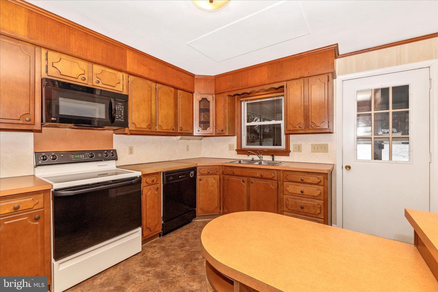 215 Broad Street photo 15