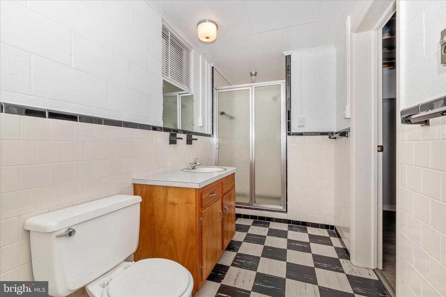 215 Broad Street photo 38