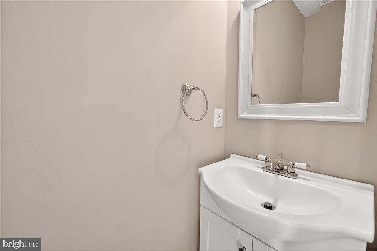 1004 Lindfield Drive photo 22