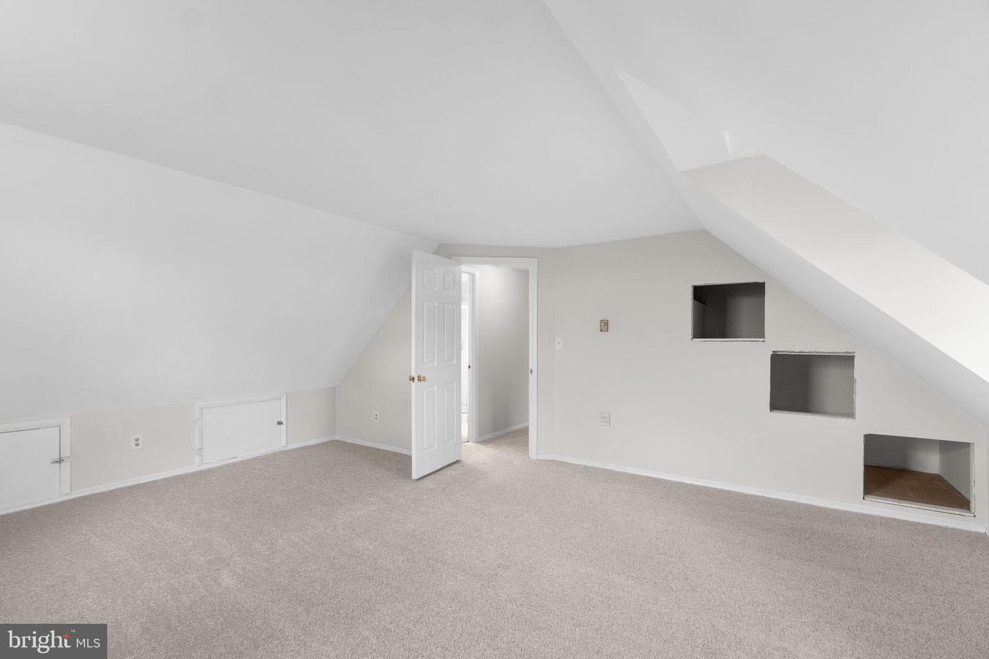 8393 Fordham Court photo 25