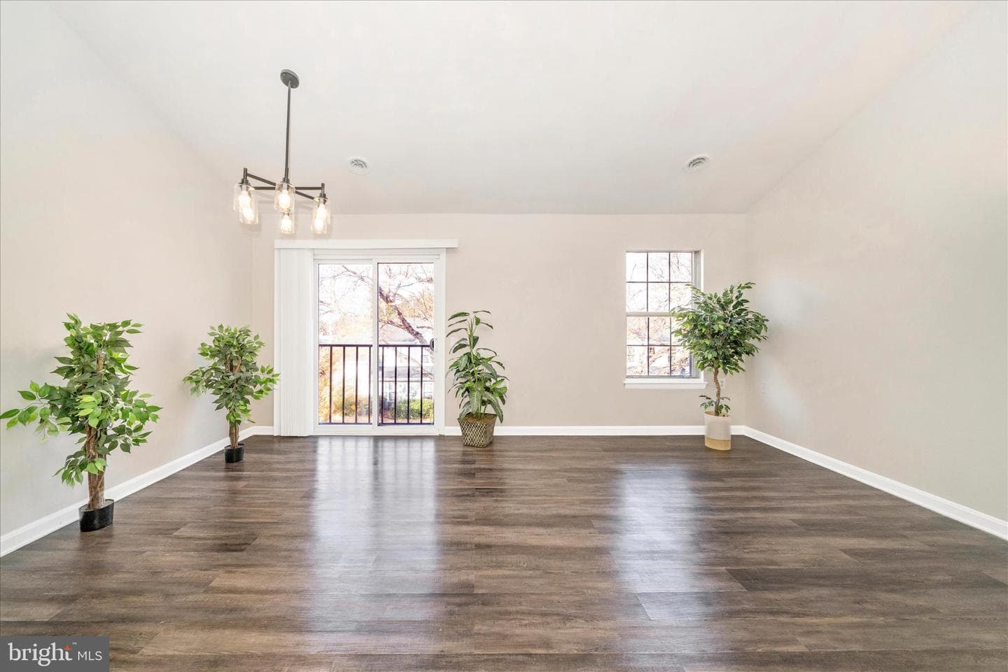 5701 Lavender Plaza #j photo 15