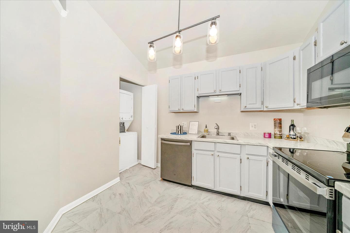 5701 Lavender Plaza #j photo 21