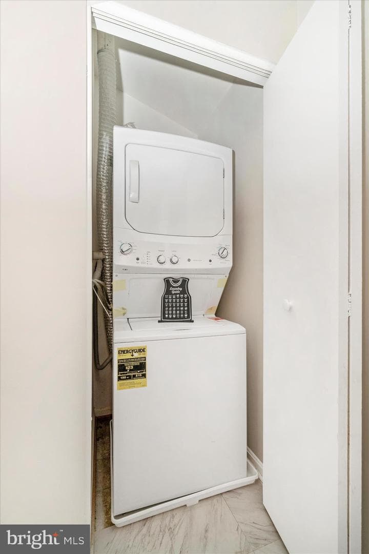 5701 Lavender Plaza #j photo 37