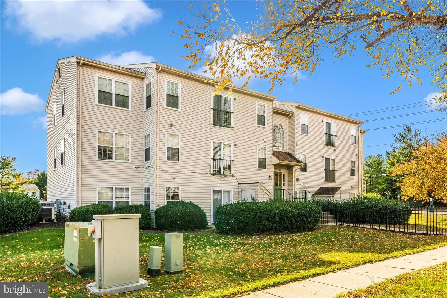 5701 Lavender Plaza #j photo 44
