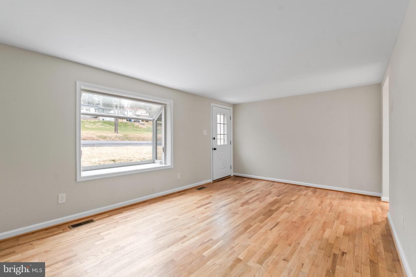 6411 Fulmer Road photo 7