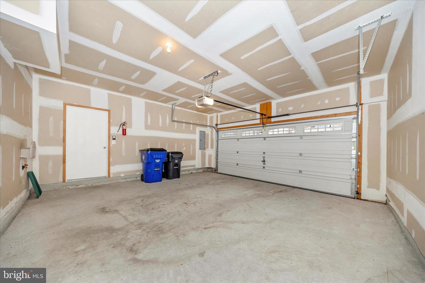 10228 Nuthatch Drive photo 43