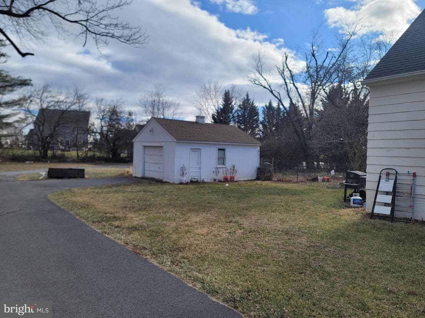 8325 Yellow Springs Road photo 4