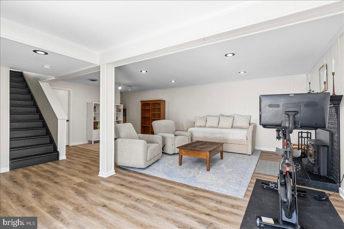 4389 Moleton Drive photo 37