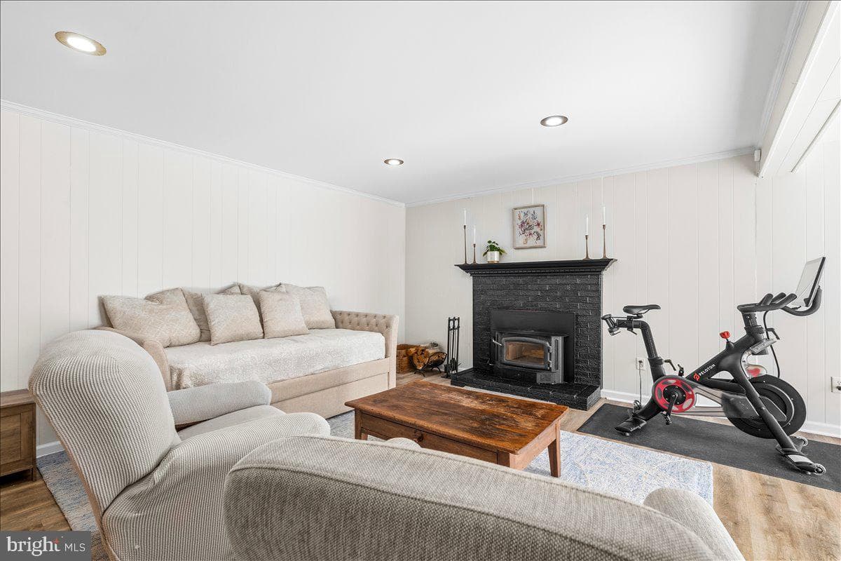 4389 Moleton Drive photo 39
