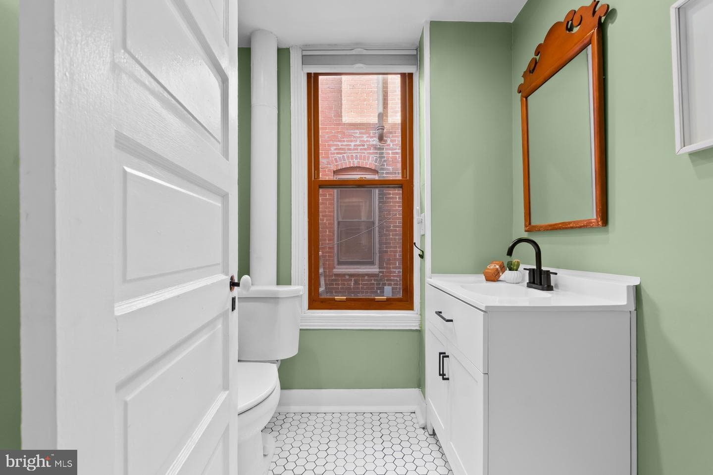 17 S Jefferson Street photo 15
