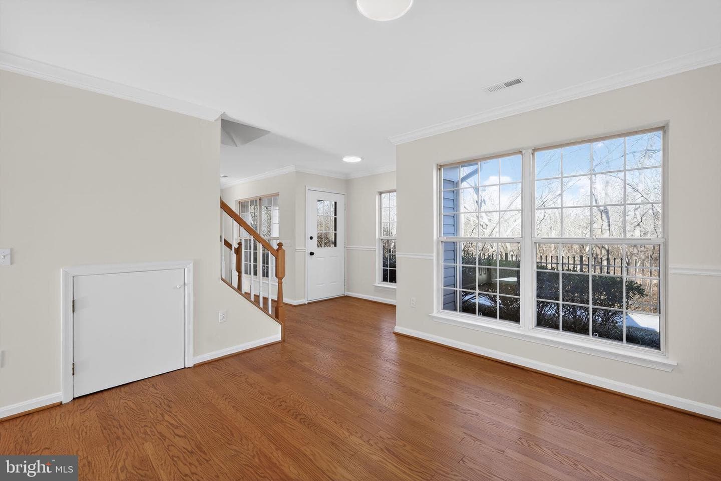 833 Waterford Drive photo 3