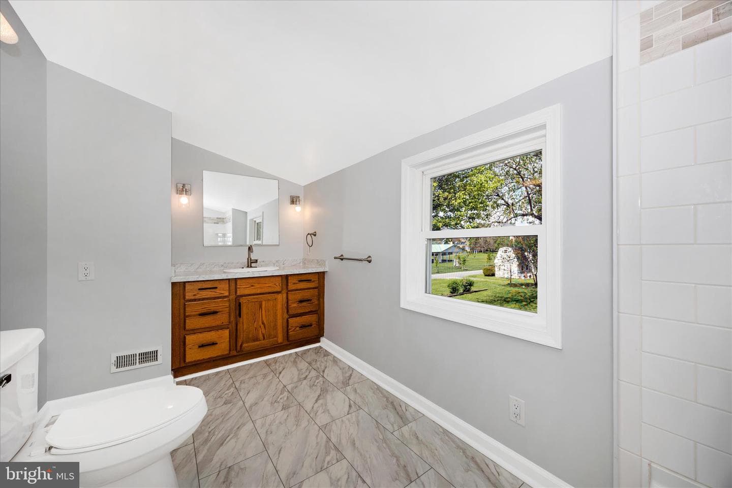 2780 Adams Street photo 10