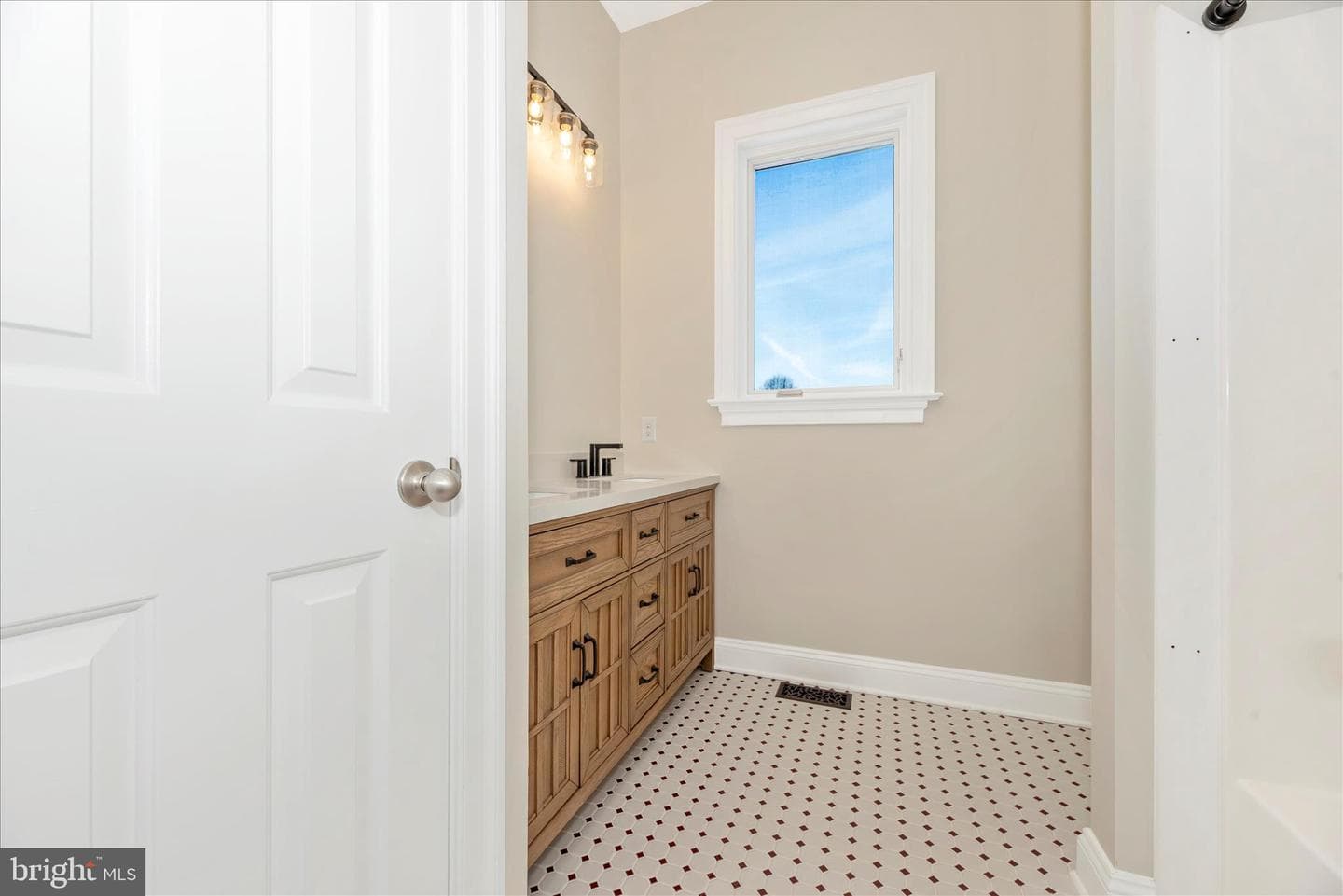 4732 Westwind photo 44