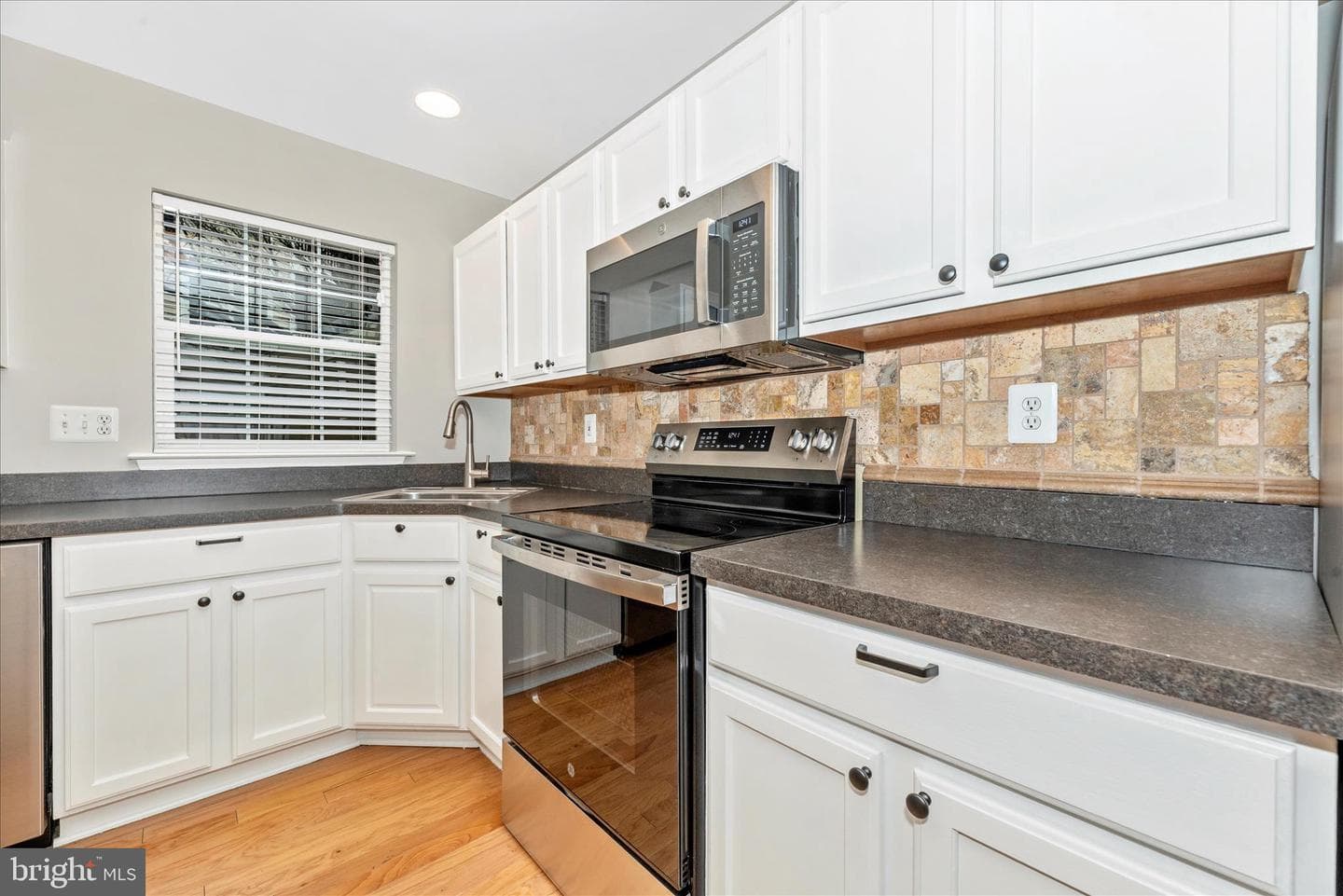 607 Hollowstone Road photo 22