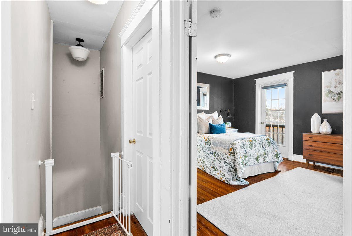 229 E 5th Street photo 20