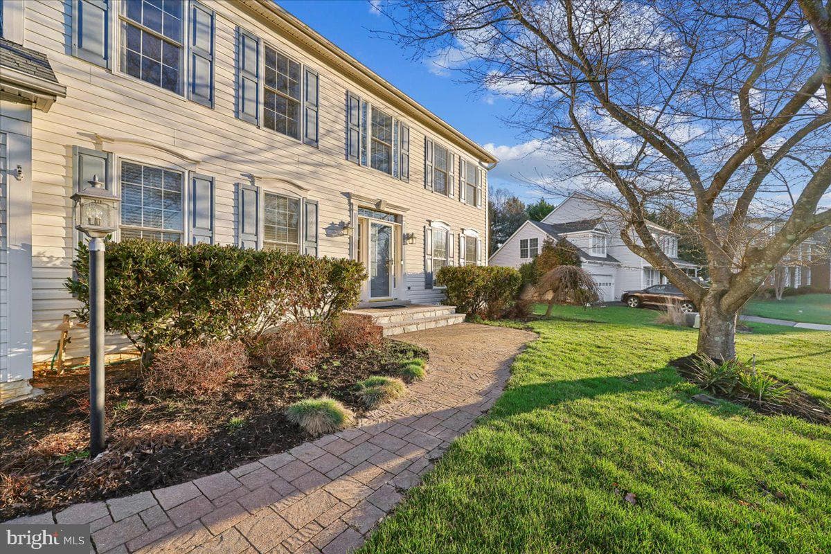 11208 Yardley Place photo 2