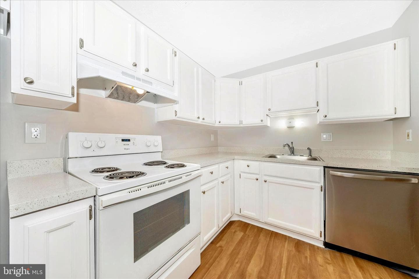 2137 Wainwright Court #1b photo 18