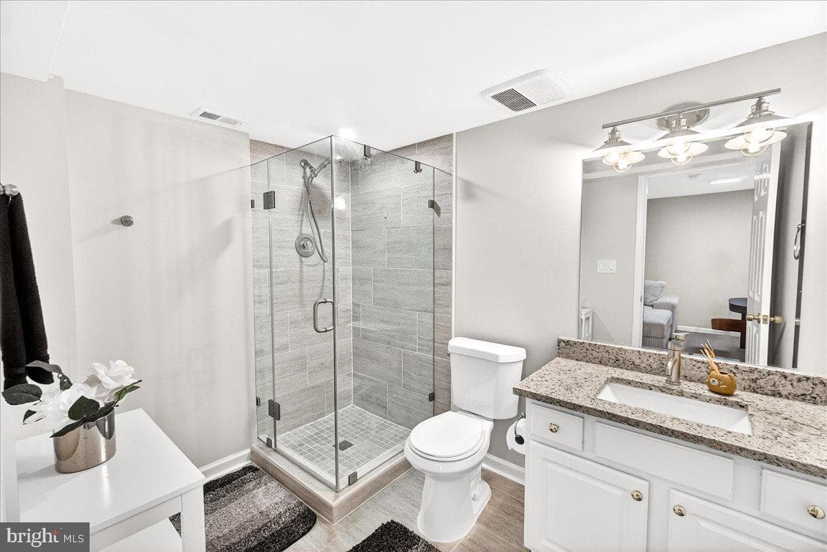 6303 Edgeware Court photo 40