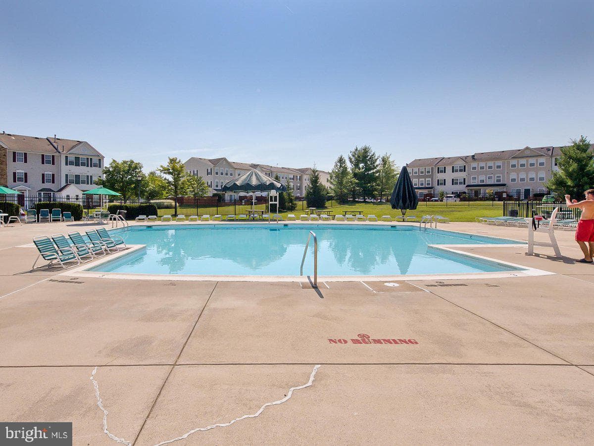 6303 Edgeware Court photo 54