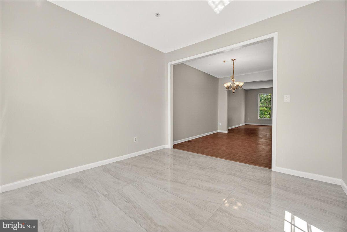 126 Fiona Way photo 12